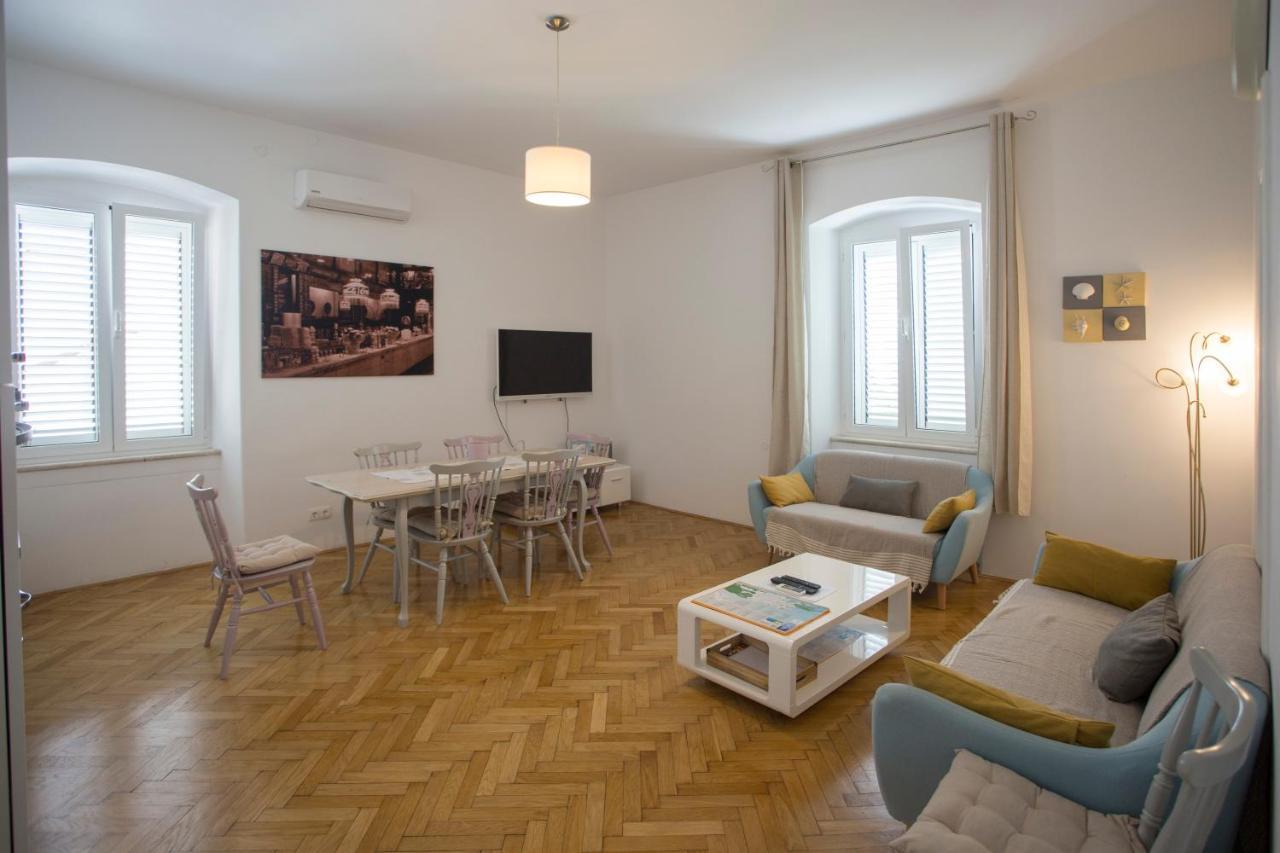 Town Place Apartment Split Exteriör bild