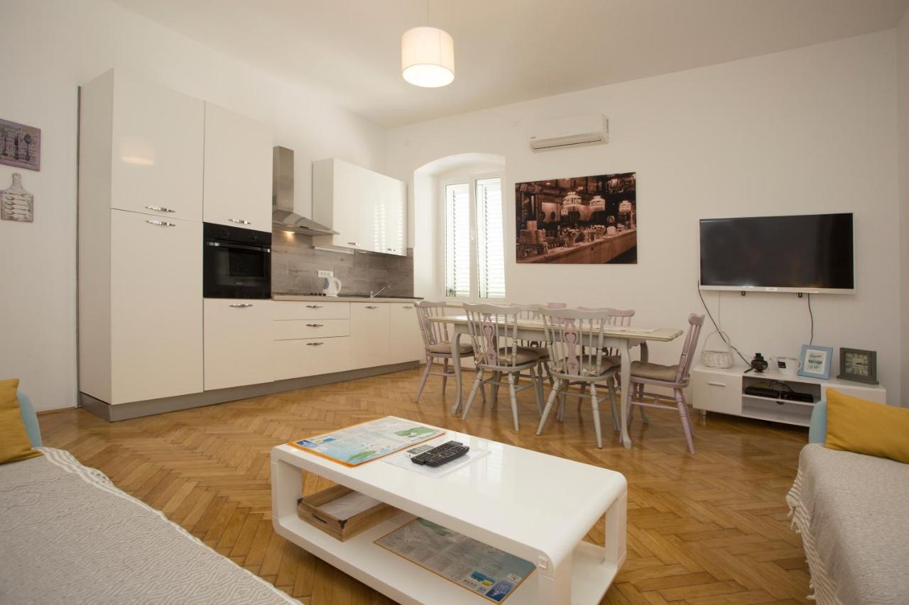 Town Place Apartment Split Exteriör bild