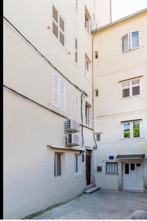 Town Place Apartment Split Exteriör bild